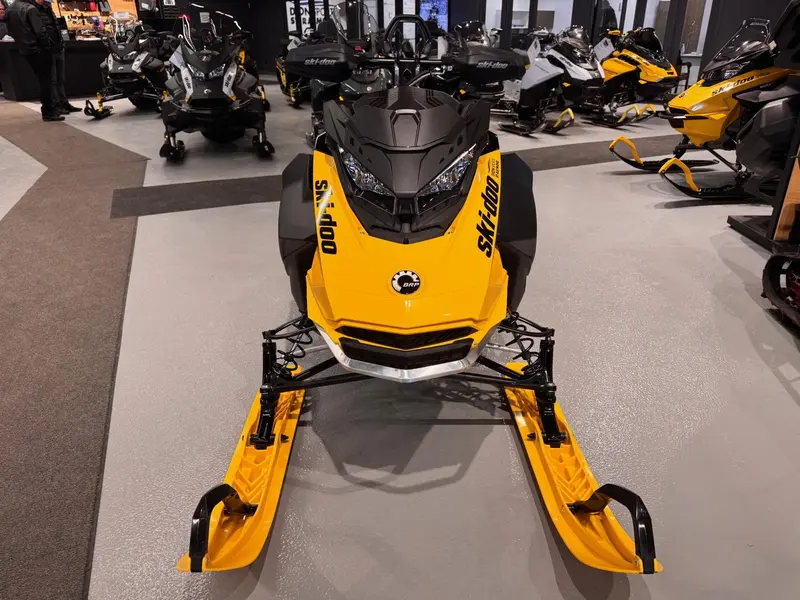 2024 Ski-Doo SUMMIT NEO + 600 EFI Plus