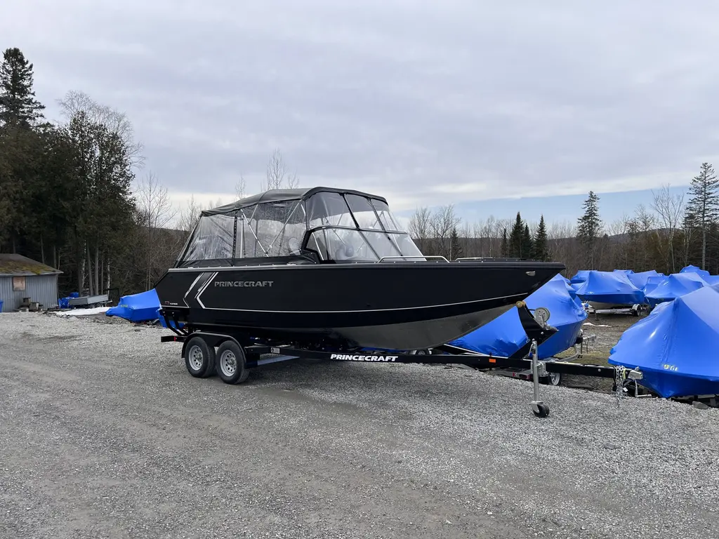Princecraft PLATINUM 220  2025