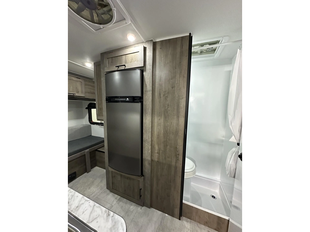 2025 Prolite Evasion alt