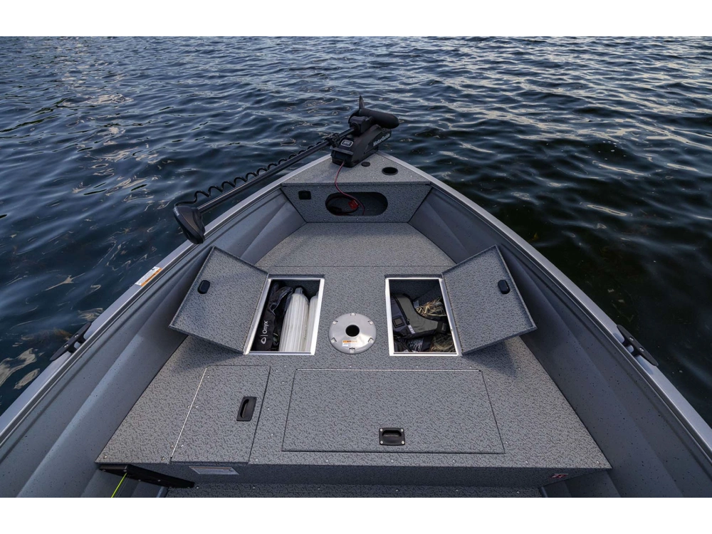 2025 Crestliner 1650 Kodiak Tiller - Gun Metal alt