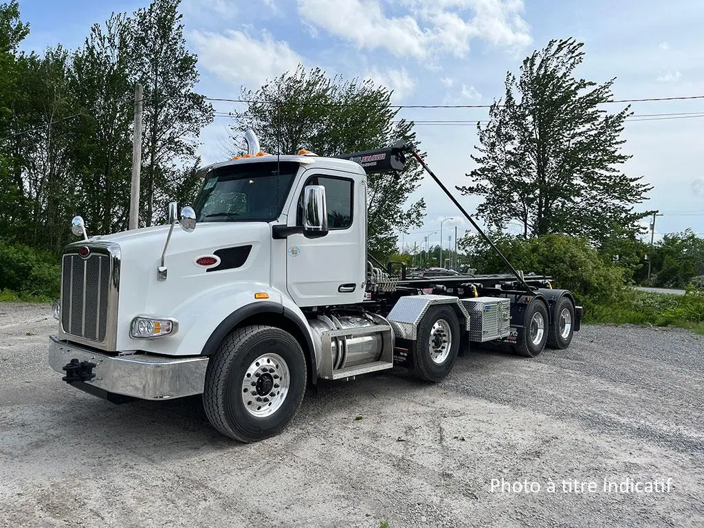 Peterbilt 567  2026