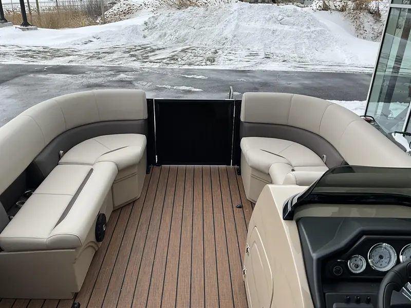 Bentley Legacy 200 Cruise 2025
