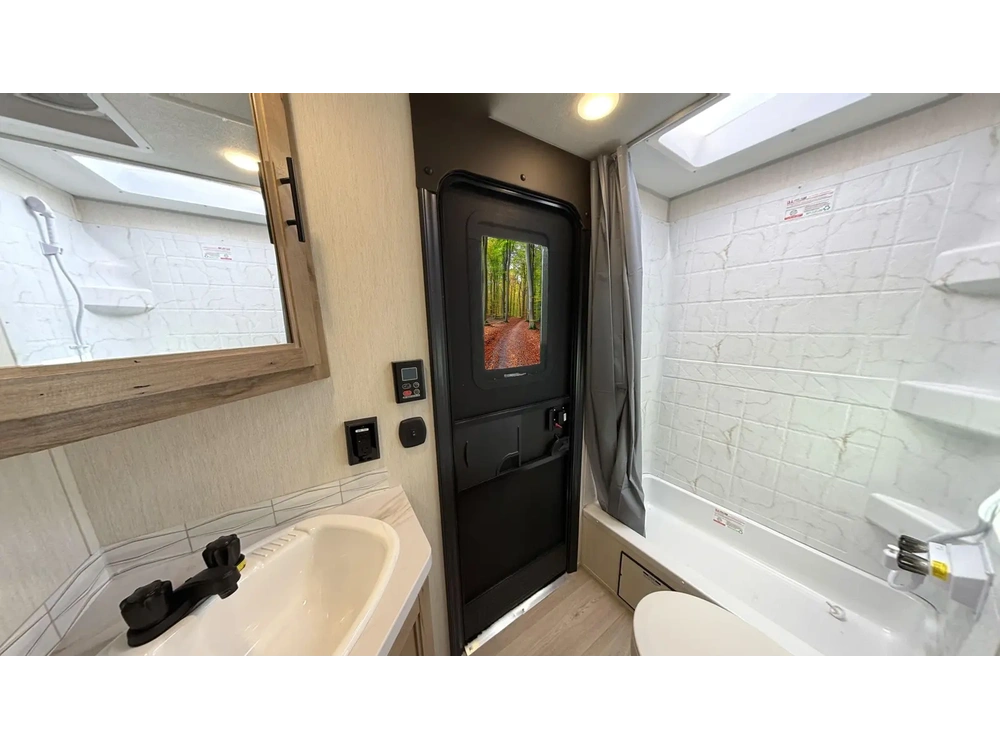 Cherokee Grey Wolf 23dbh 2025 alt