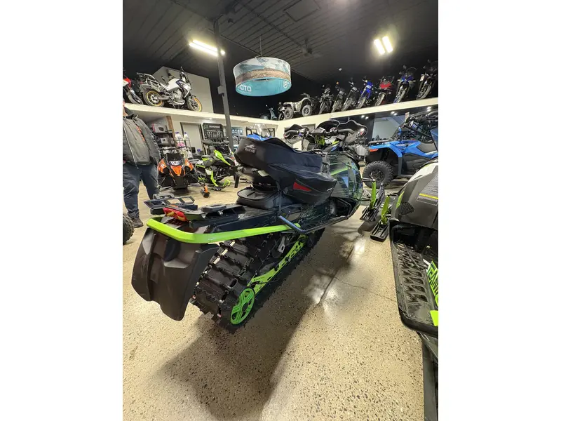 2018 Arctic Cat ZR 8000