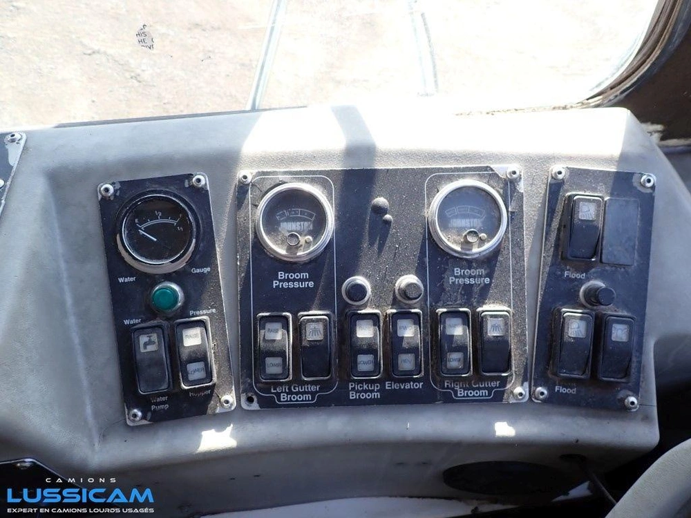 Johnston 4000 2001