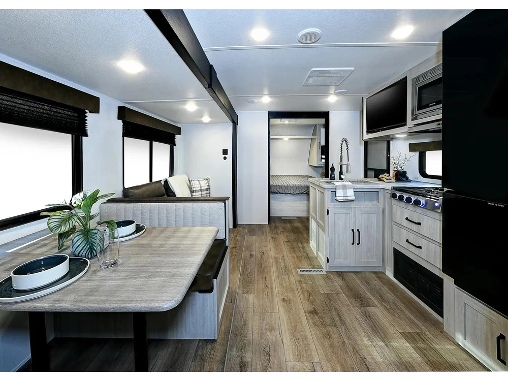 2025 Puma 305 Bhce Camping Edition alt