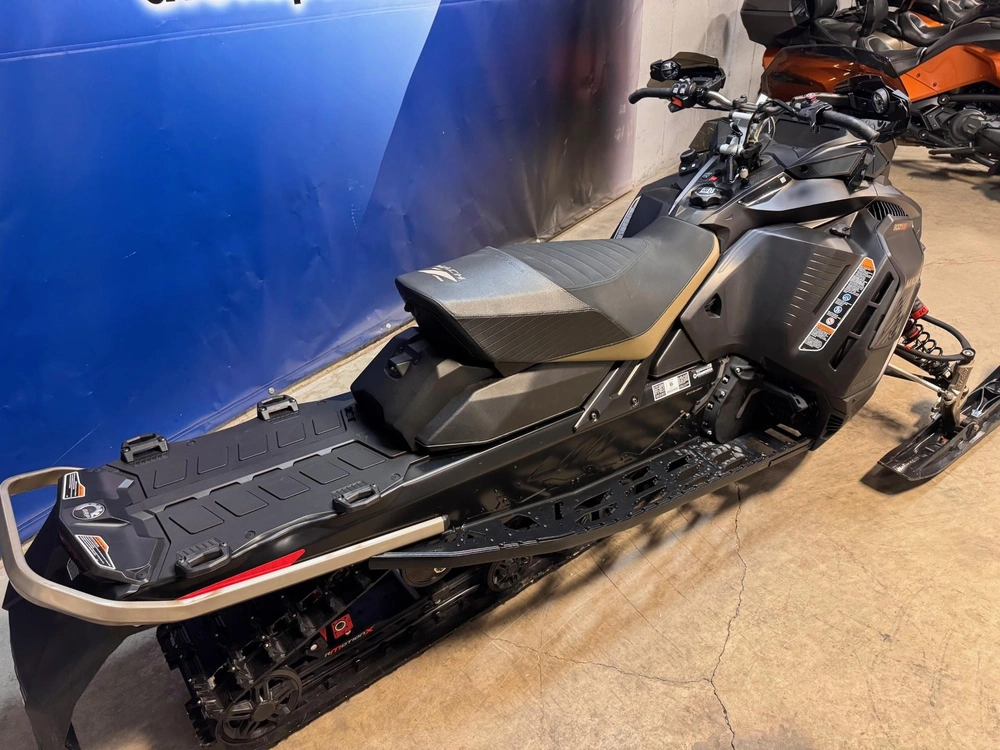 Ski-doo Mach Z 2022 alt