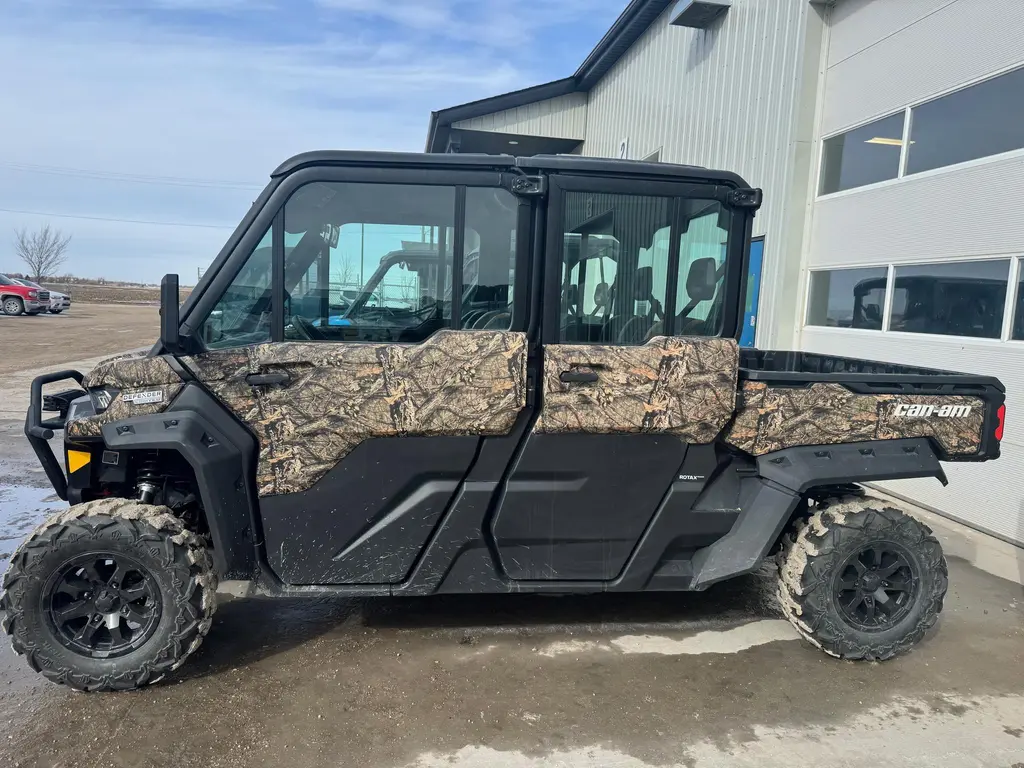 2022 Can-Am HD10 MAX LTD CAB