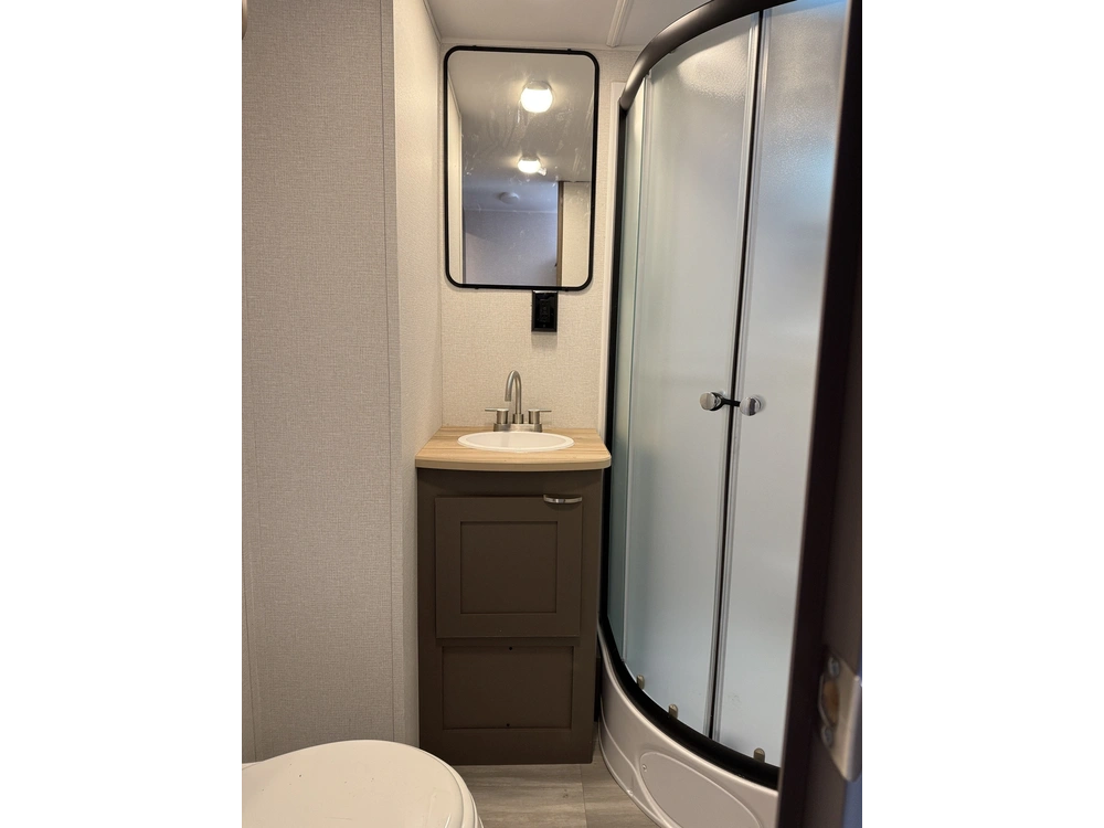 Cruiser A32bh 2025 alt