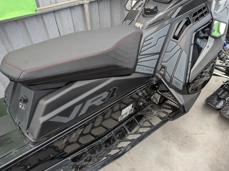 2024 Polaris Boost Indy VR1 137