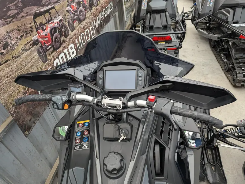 2024 Polaris Boost Indy VR1 137