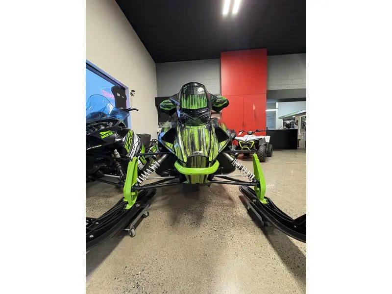 2018 Arctic Cat ZR 8000