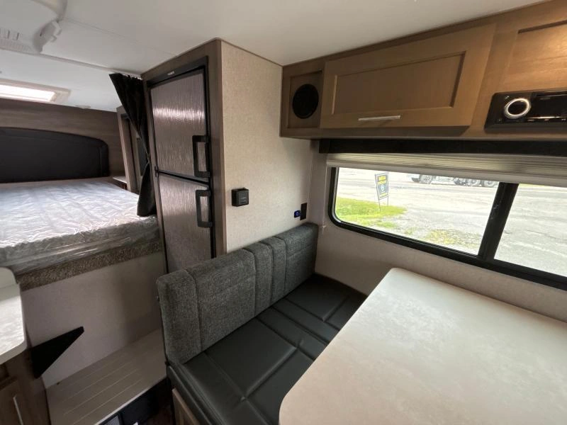 Adventurer 89rb 2025 alt