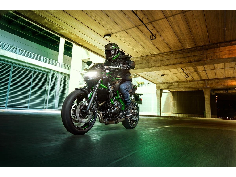 Kawasaki Z650 Noir 2025 alt