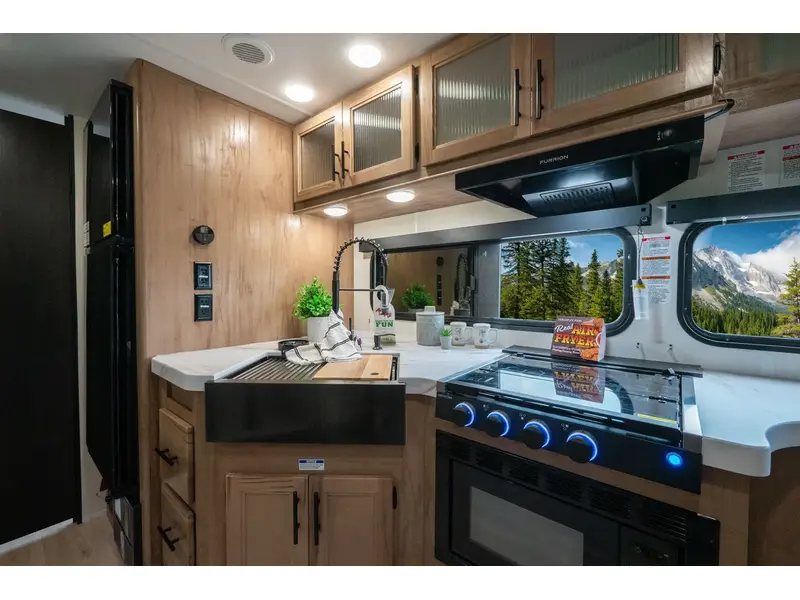 2025 Cherokee 26LK Grey Wolf