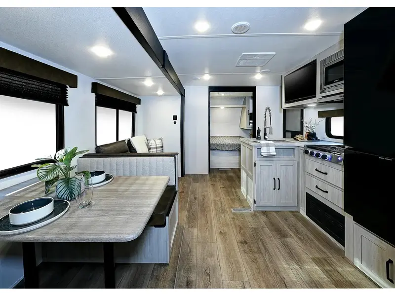 2025 Puma 305 BHCE Camping Edition