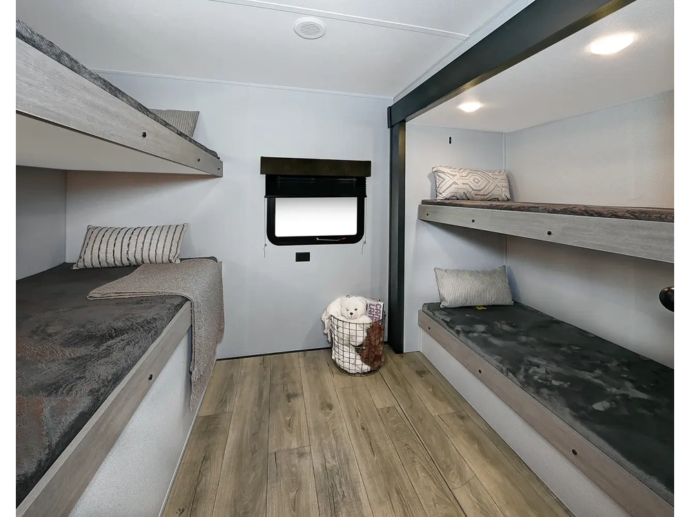 2025 Puma 305 Bhce Camping Edition alt