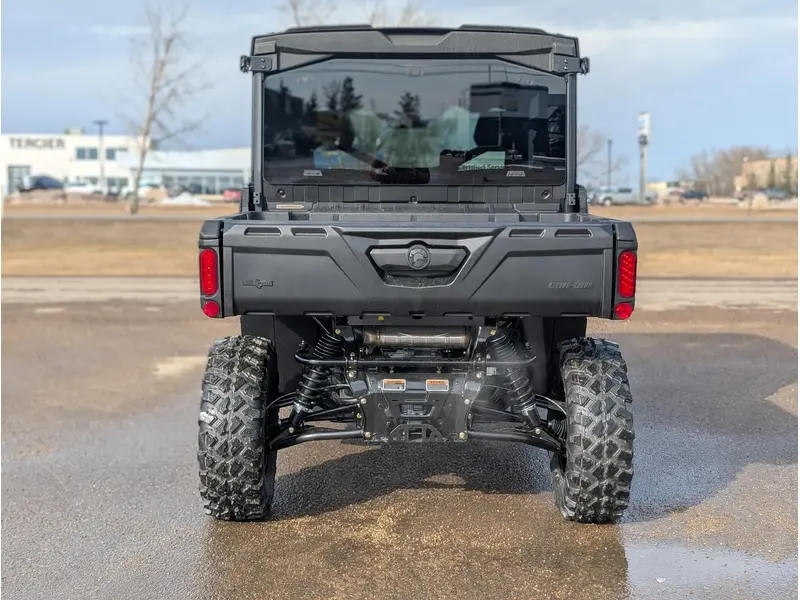 2025 Can-Am Defender Max Lone Star Cab HD10