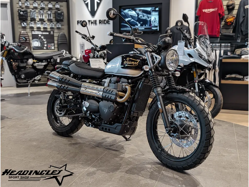 2025 Triumph Scrambler 900 Icon Edition // Sapphire Black/Aluminum Silver 