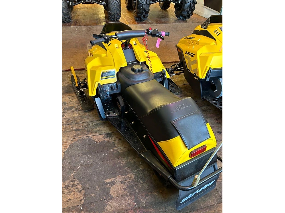 2024 Ski-doo Youth Mxz 120