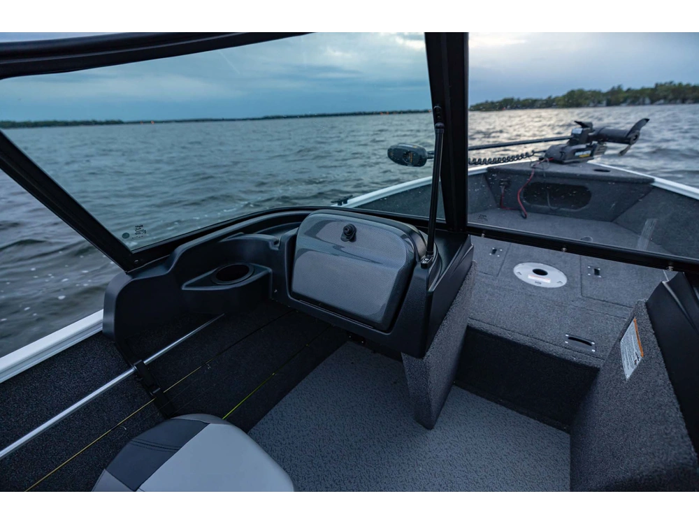 2025 Crestliner 1650 Kodiak Wt - Fire Red alt