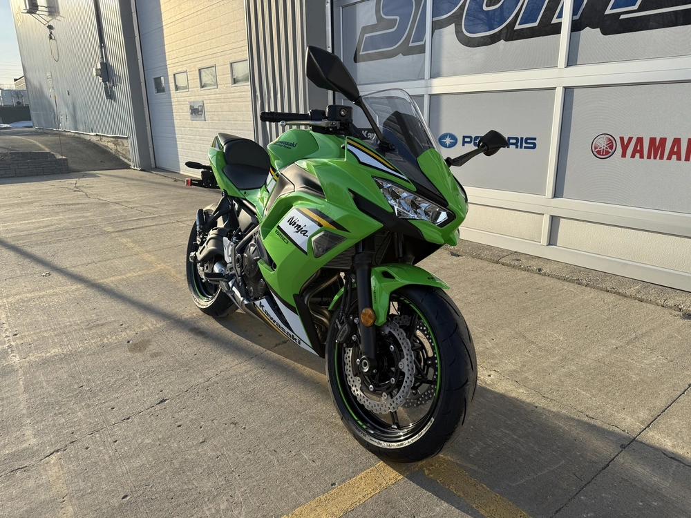 2025 Kawasaki Ninja 650 Krt alt