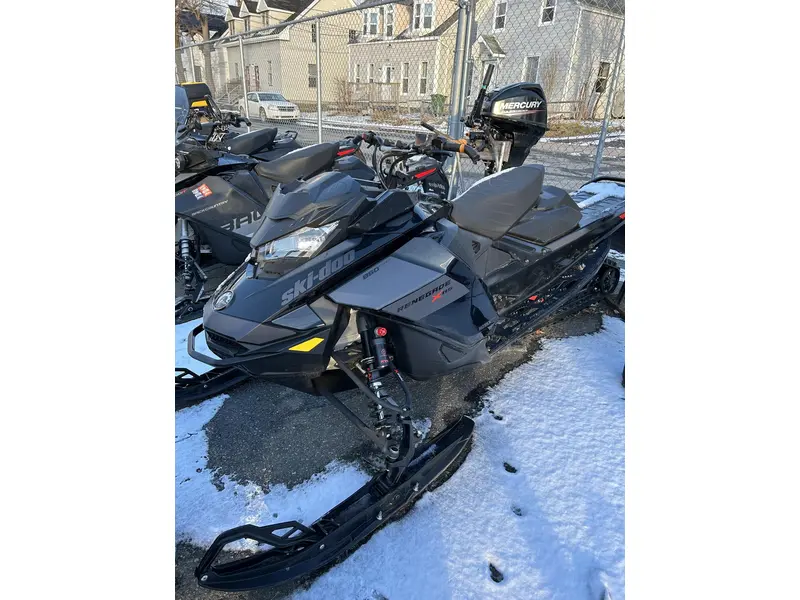 2021 Ski-Doo RENEGADE X-RS 850 E-TEC 137"