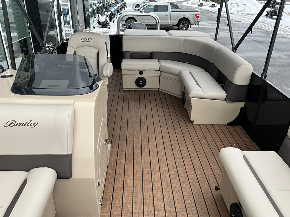 Bentley Legacy 200 Cruise 2025 alt