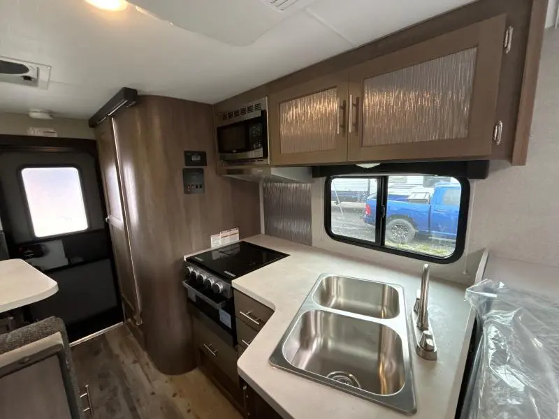 2025 Adventurer 89RB thumbnail 8