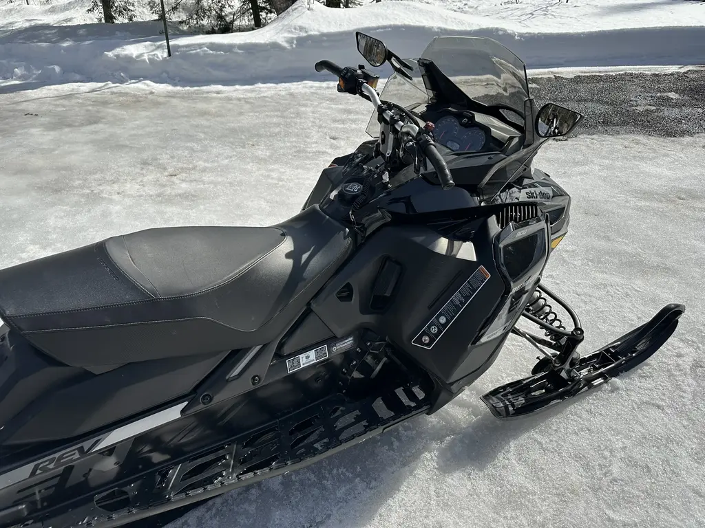 2019 Ski-Doo RENEGADE ADRENALINE 900 ACE