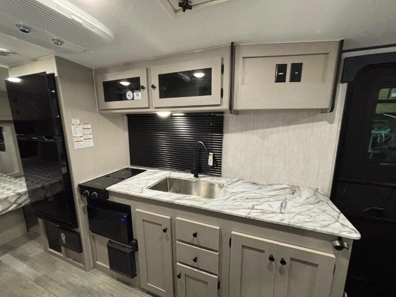 Coachmen Apex Nano 213rds 2025 alt