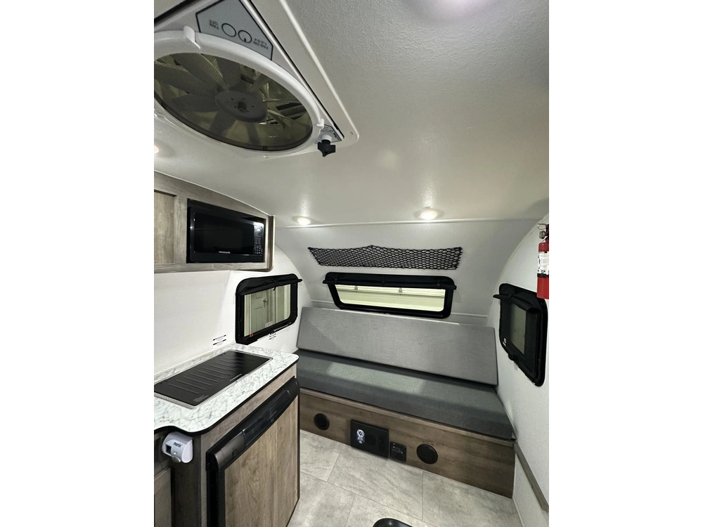 2025 Prolite Lounge alt