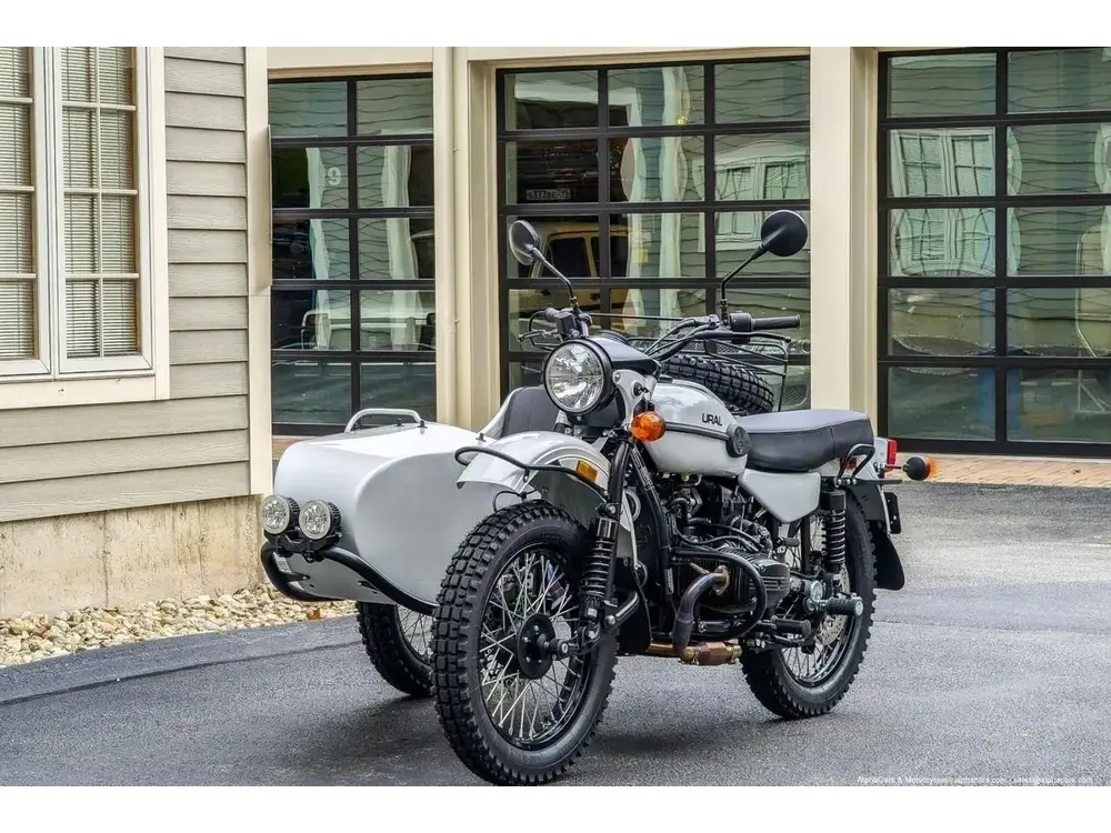 2025 Ural Gear Up - Rainier White Rainier