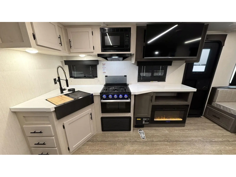 Alpha Wolf 2500rl 2025 alt