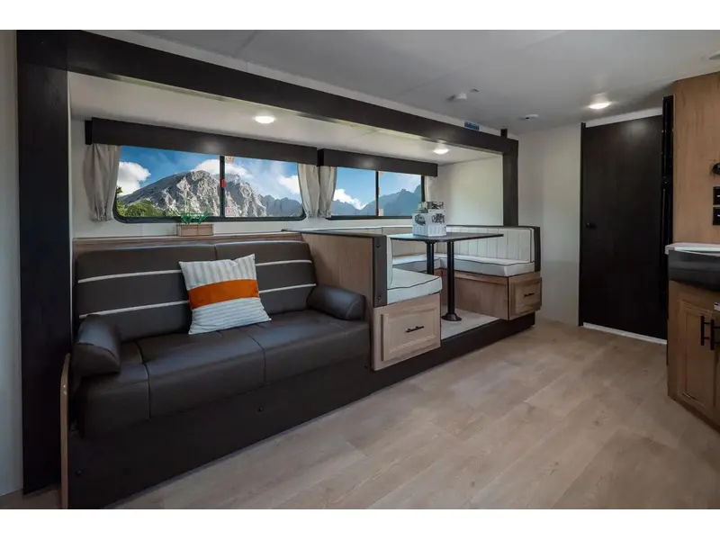 2025 Cherokee 26LK Grey Wolf