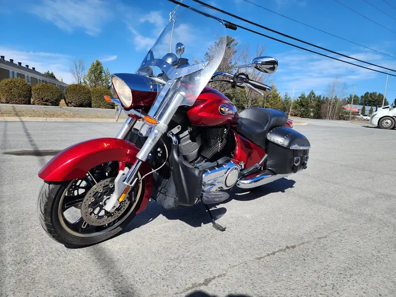 2011 VICTORY CROSS ROAD 1700