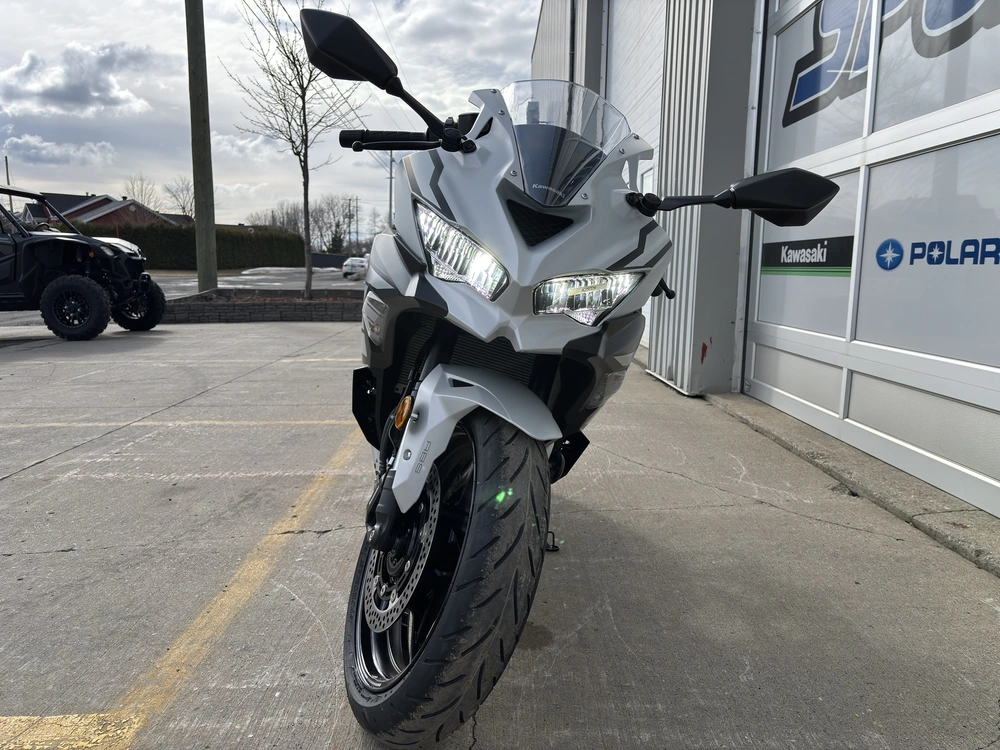 Kawasaki Ninja Zx-4rr 2025 alt