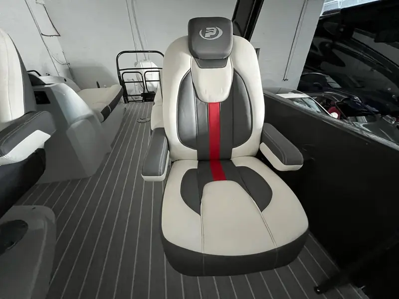 2023 Princecraft VOGUE 25 XT SPORT EDITION **MOTEUR MERCURY 300 FORCES!!**