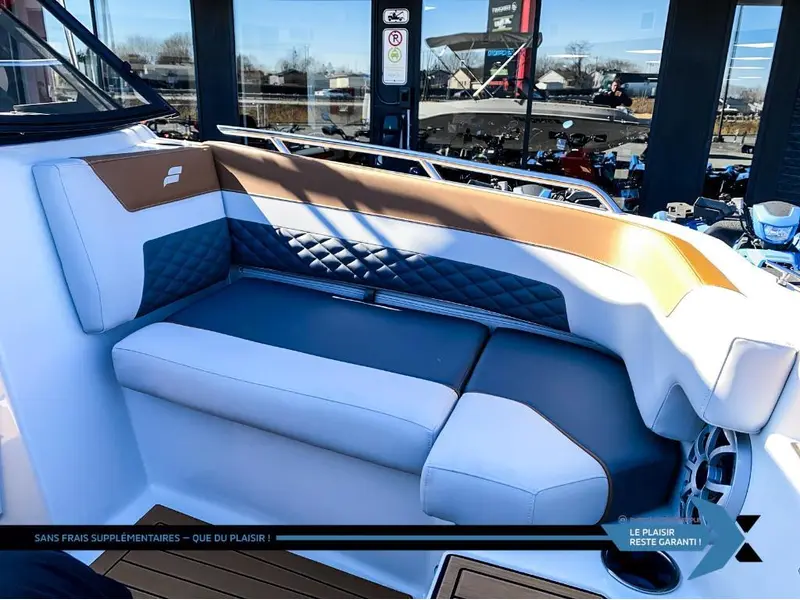 Starcraft SVX 190 OB 140HP deck boat bateau Ponté 2025