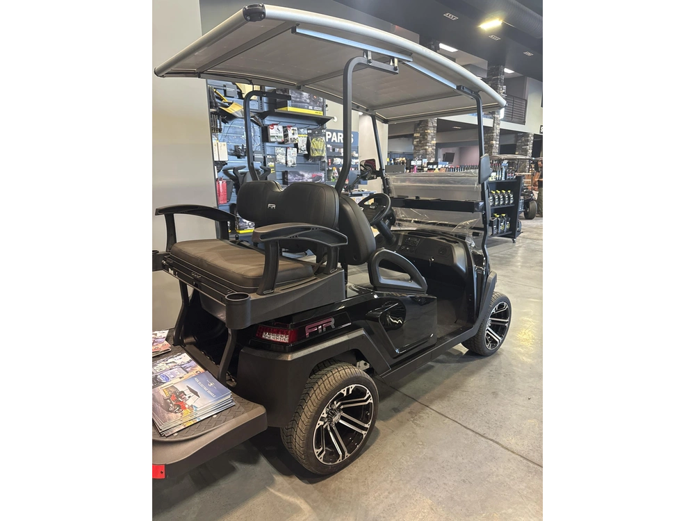 2025 Ftr Model 2+2 alt