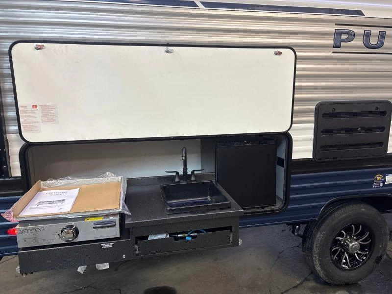 Palomino Ultra Lite 18bhx 8 Wide 2025 alt