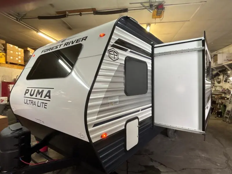 2025 Palomino Ultra Lite 18BHX 8 wide thumbnail 3