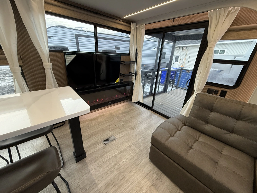 Salem 32veranda 2025 alt