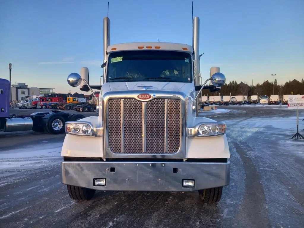 2025 Peterbilt 567 