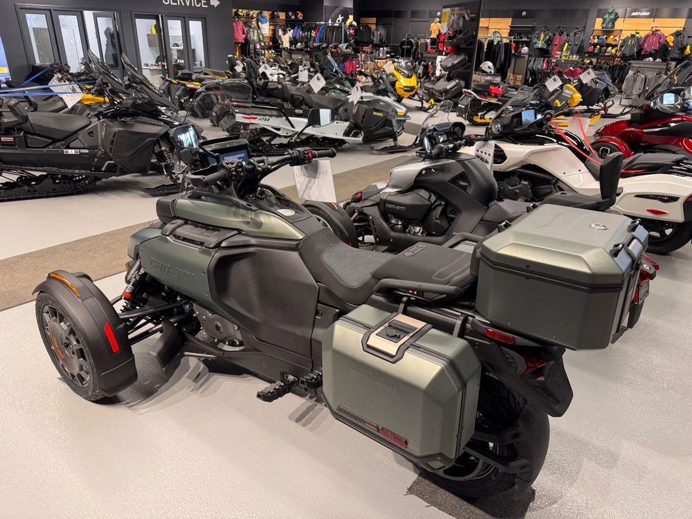 Can-am Canyon Redrock Spyder 2025 alt