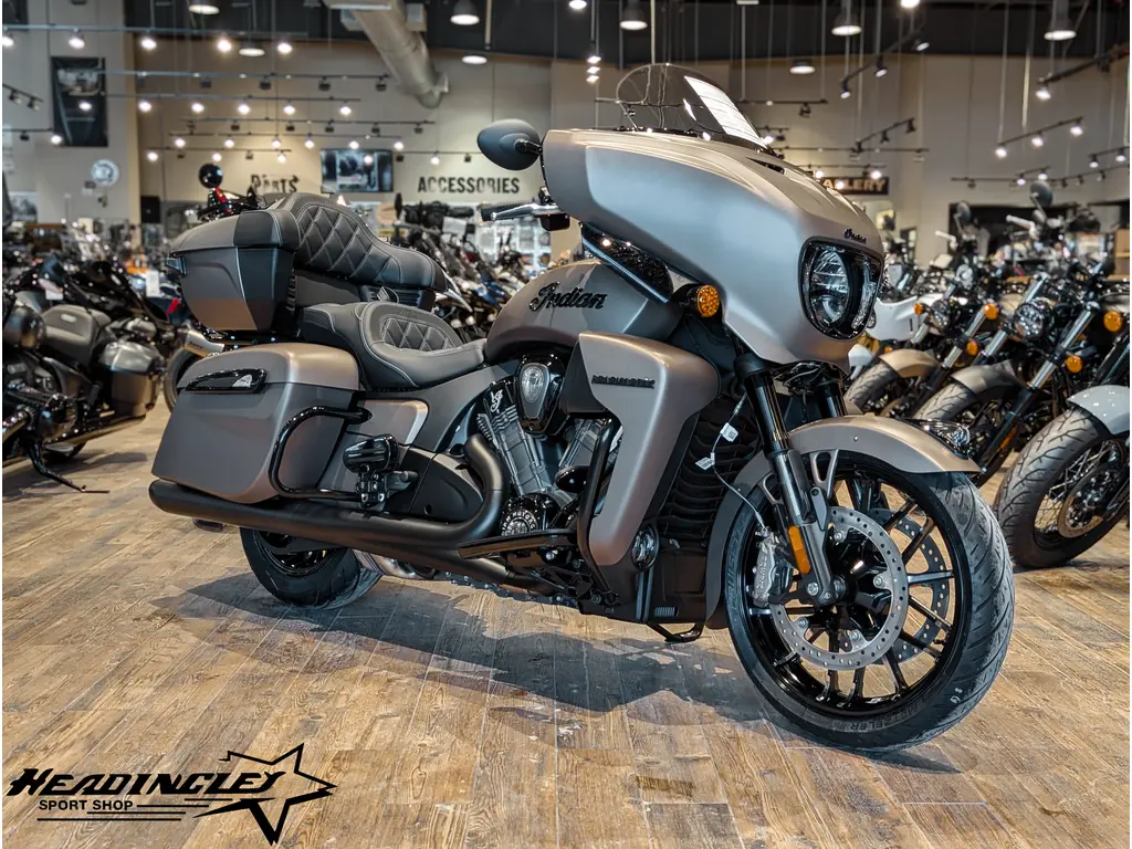 2025 Indian Motorcycle Roadmaster PowerPlus Dark Horse // Nara Bronze Smoke