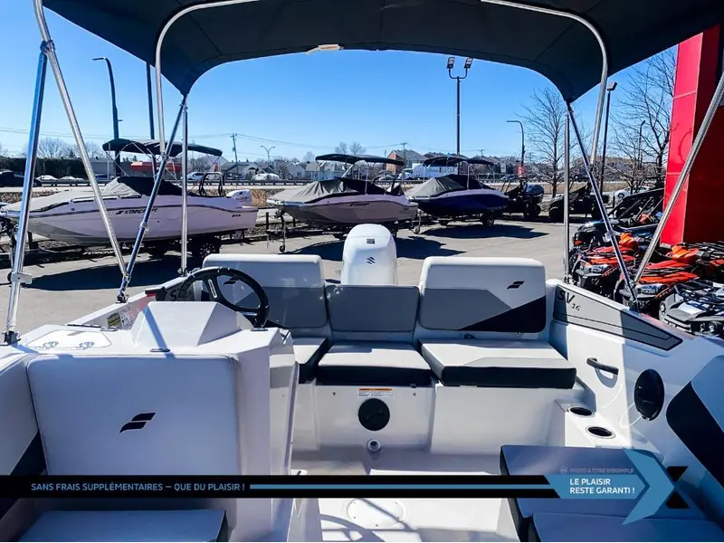 STARCRAFT SV 16 OB 75HP deck boat bateau Ponté 2025