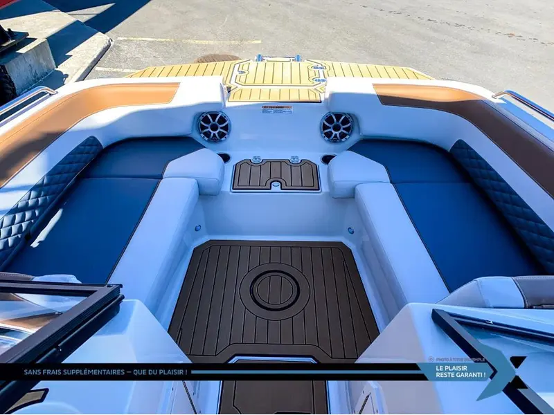 Starcraft SVX 190 OB 140HP deck boat bateau Ponté 2025