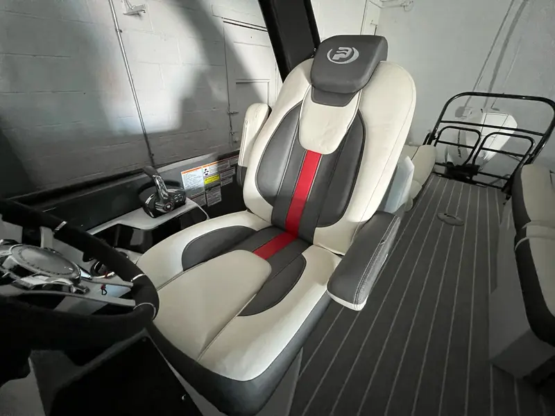 2023 Princecraft VOGUE 25 XT SPORT EDITION **MOTEUR MERCURY 300 FORCES!!**