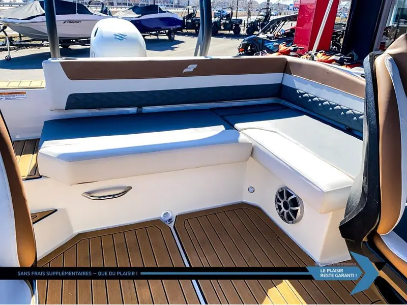 Starcraft SVX 190 OB 140HP deck boat bateau Ponté 2025